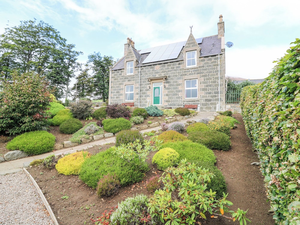 Newseat - carbon neutral hotel in Huntly