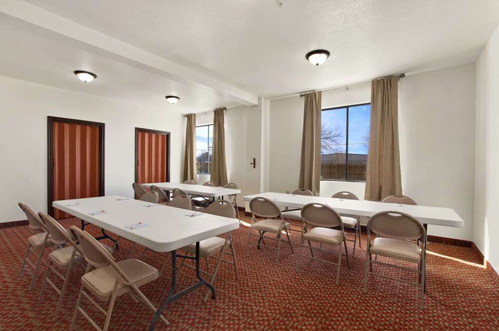 Howard Johnson by Wyndham Lubbock TX - photo 17