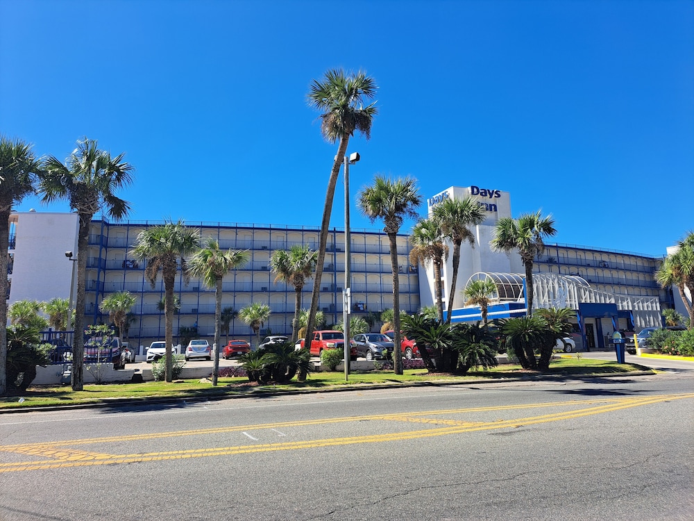 Days Inn by Wyndham Panama City Beach Beachfront Resort - photo 81
