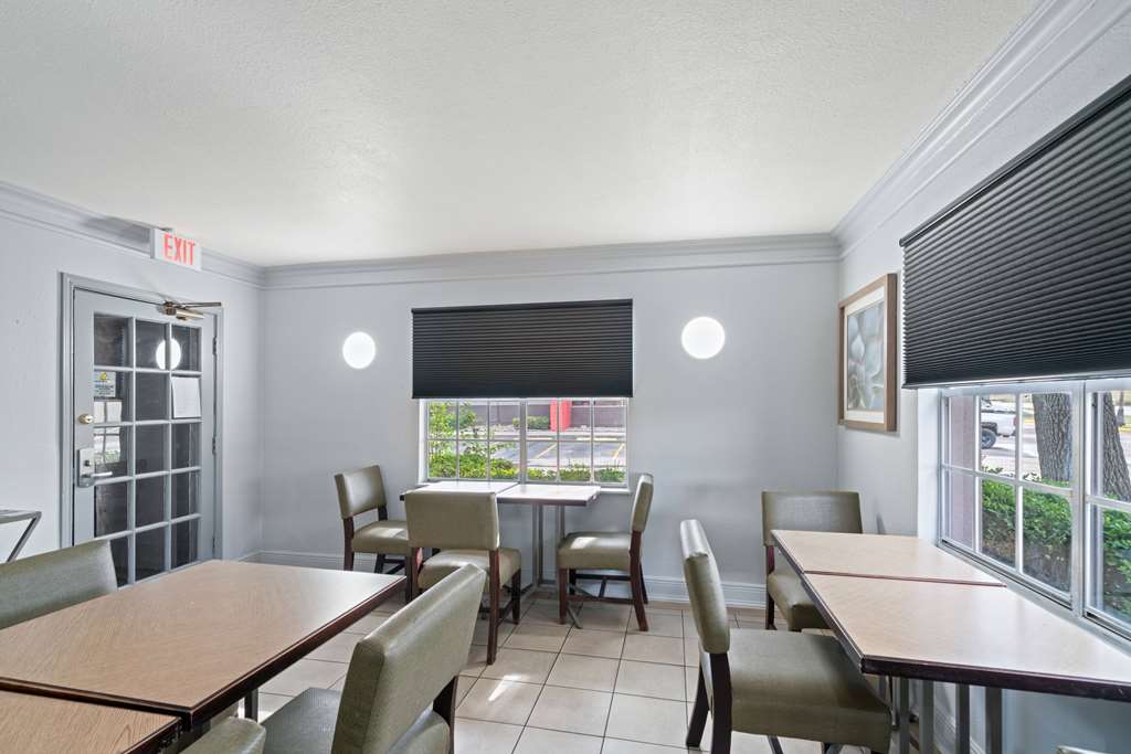 La Quinta Inn by Wyndham Corpus Christi North - photo 114