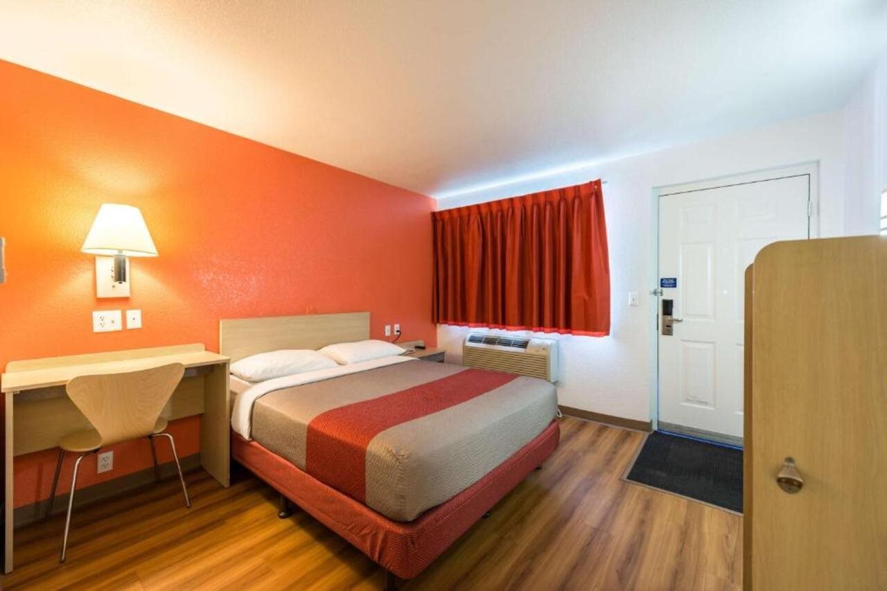 Motel 6 Reno NV Virginia Plumb - photo 7