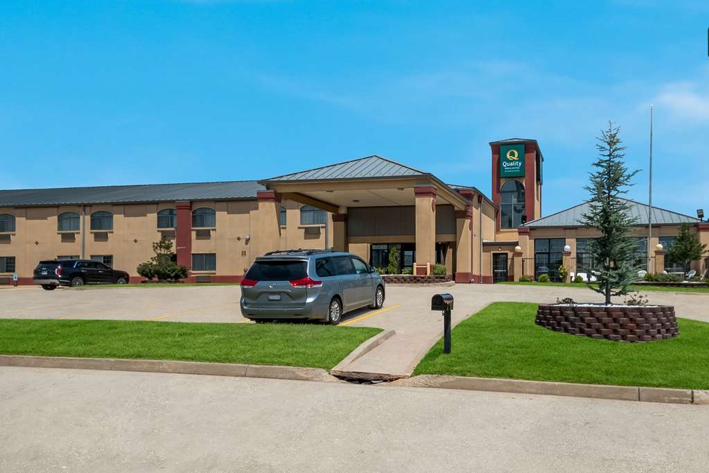 Quality Inn & Suites Oklahoma City North - photo 3