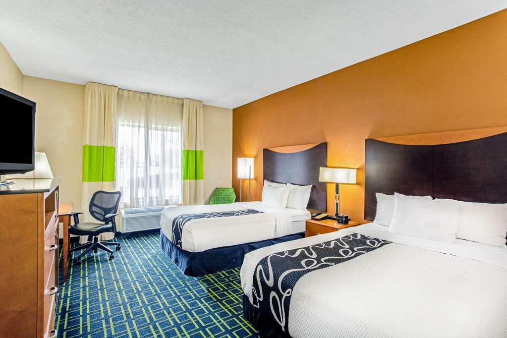 La Quinta Inn & Suites by Wyndham Manassas Battlefield - photo 31
