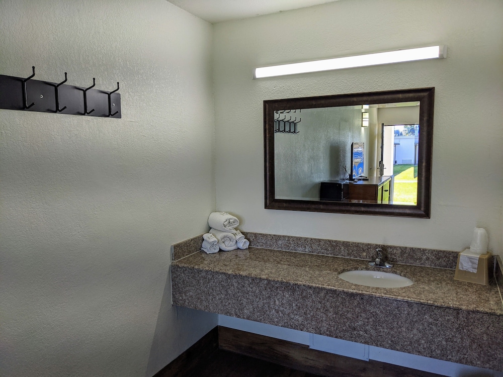 Garden Inn & Suites - photo 7