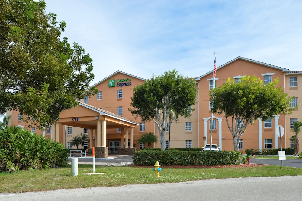 Holiday Inn Express & Suites Naples North Bonita Springs by IHG - photo 60