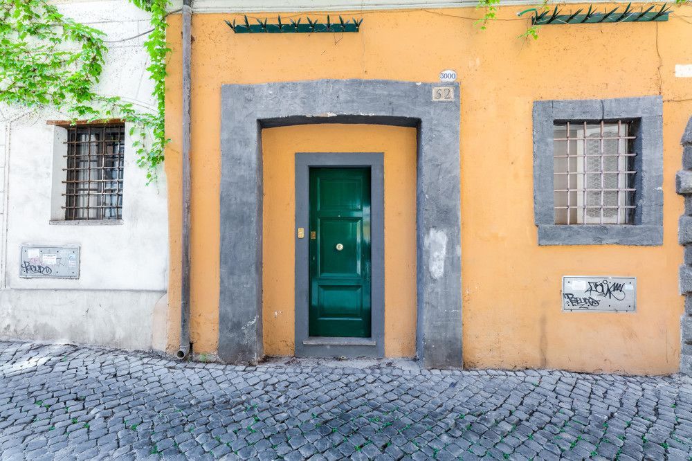 Lovely flat in the heart of Trastevere — 4-Star Luxury Hotel in Rome, Italy