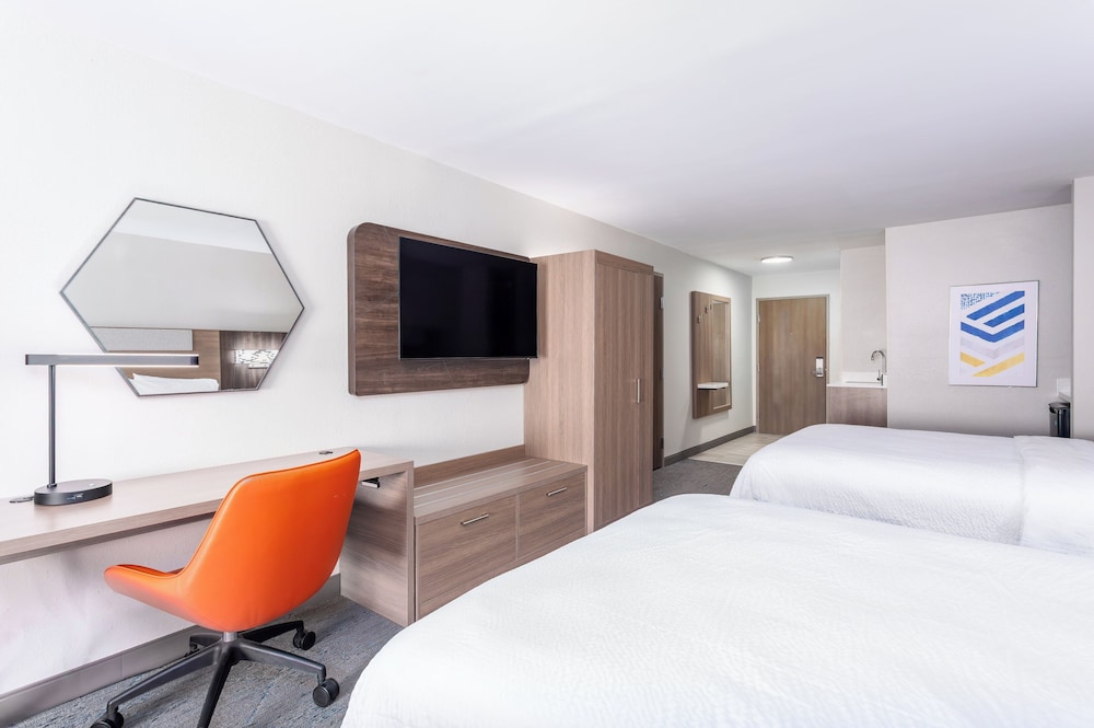 Holiday Inn Express & Suites Lancaster by IHG - photo 16