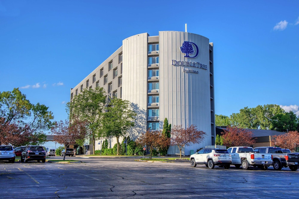 DoubleTree by Hilton Appleton - carbon neutral hotel in Appleton