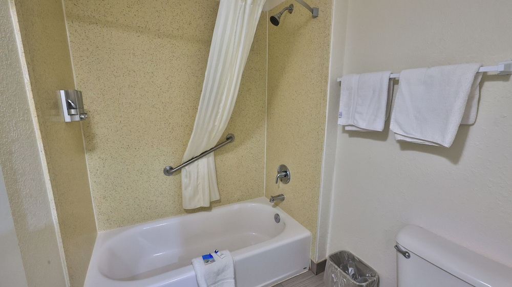 Driftwood Beach Motel - photo 94
