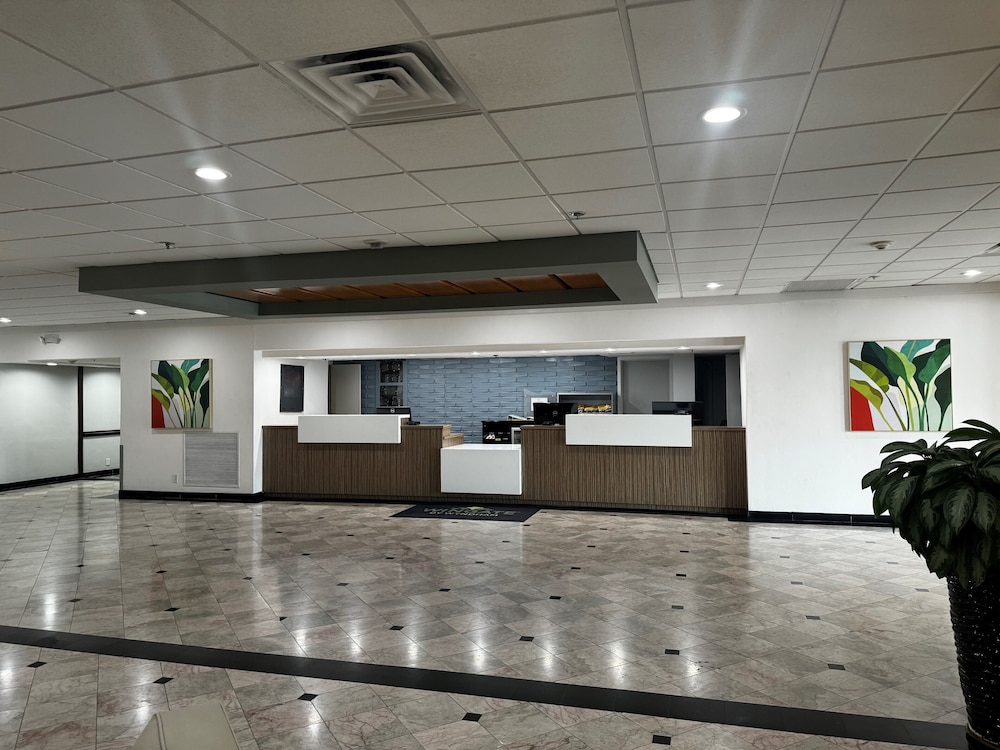 Wingate Houston near NRG Park Medical Center - photo 5