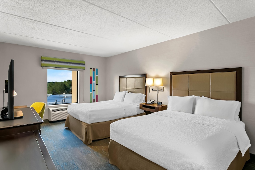 Hampton Inn & Suites Baltimore Woodlawn - photo 13