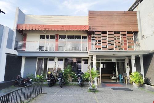 Yutaka Inn 98 Kutisari — Surabaya
