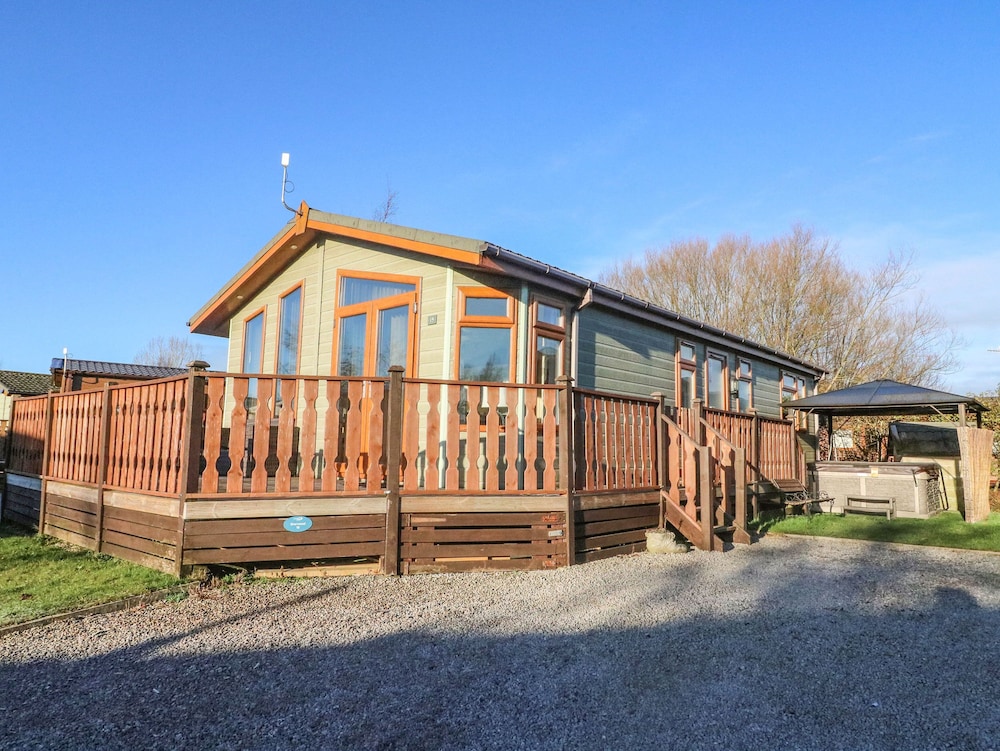 Dream Catcher Lodge — 4-Star Luxury Hotel in Carnforth, United Kingdom