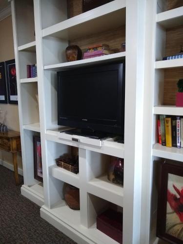 Southern Comfort Suites - photo 8