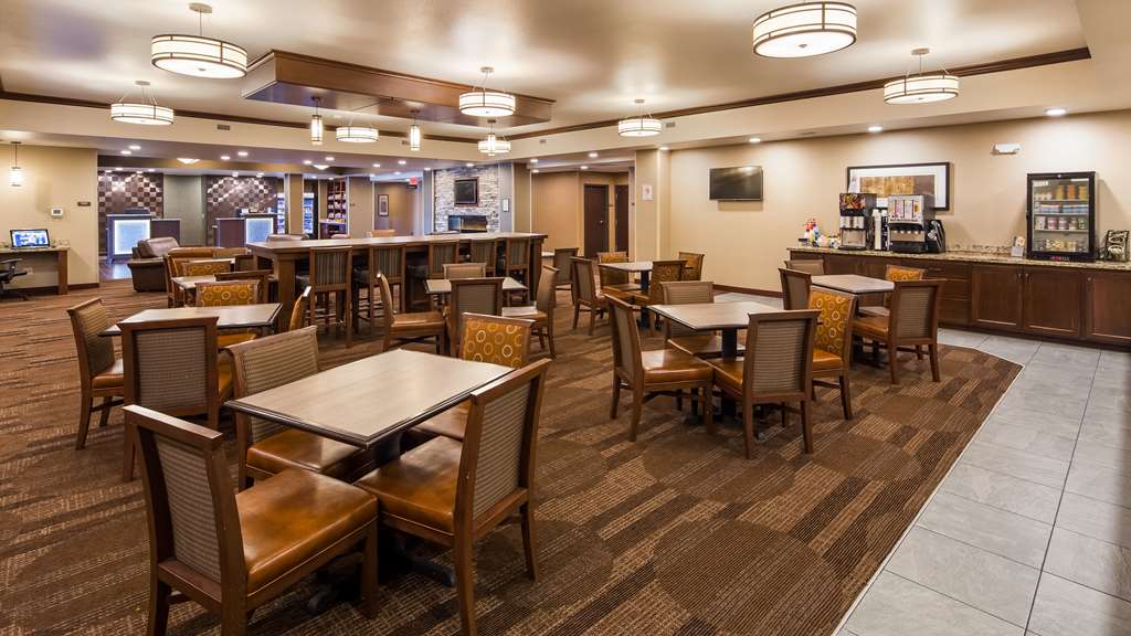 Best Western Plus Lincoln Inn & Suites - photo 11