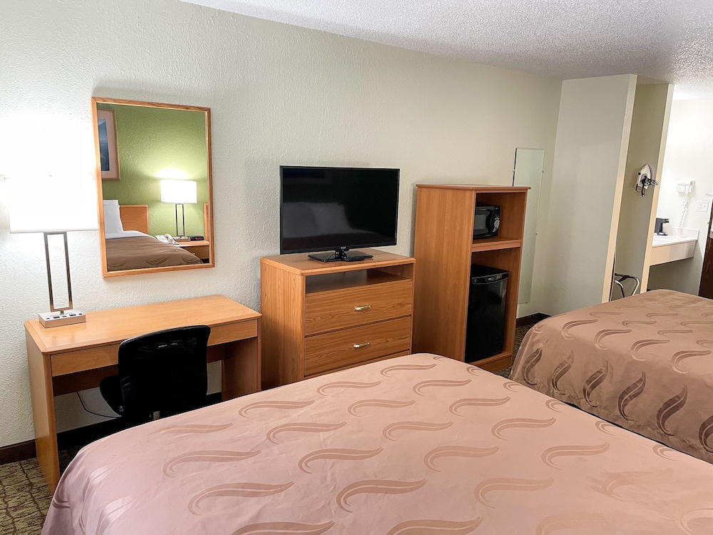 Hudson Inn & Suites - photo 25