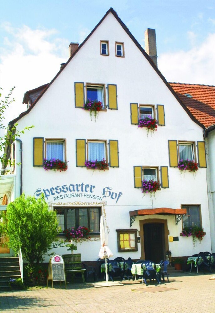 Spessarter Hof - carbon neutral hotel in Eschau