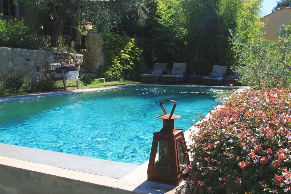 Les Rosées — 4-Star Luxury Hotel in Mougins, France
