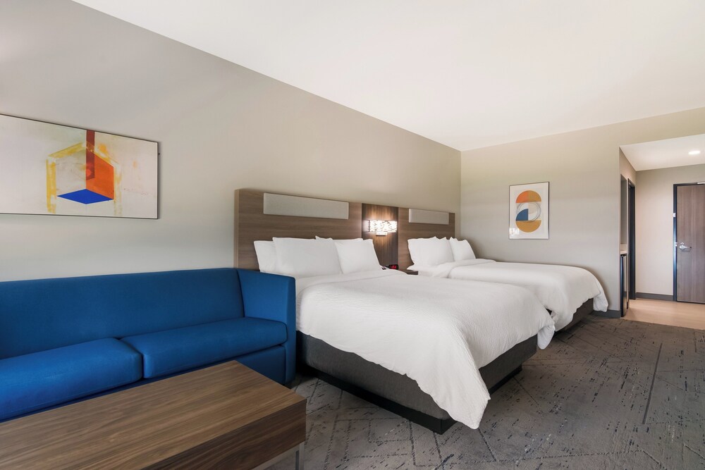 Holiday Inn Express & Suites Springdale Fayetteville Area - photo 13