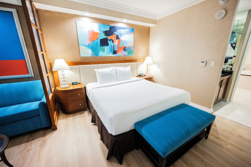 StripViewSuites at Signature - photo 48