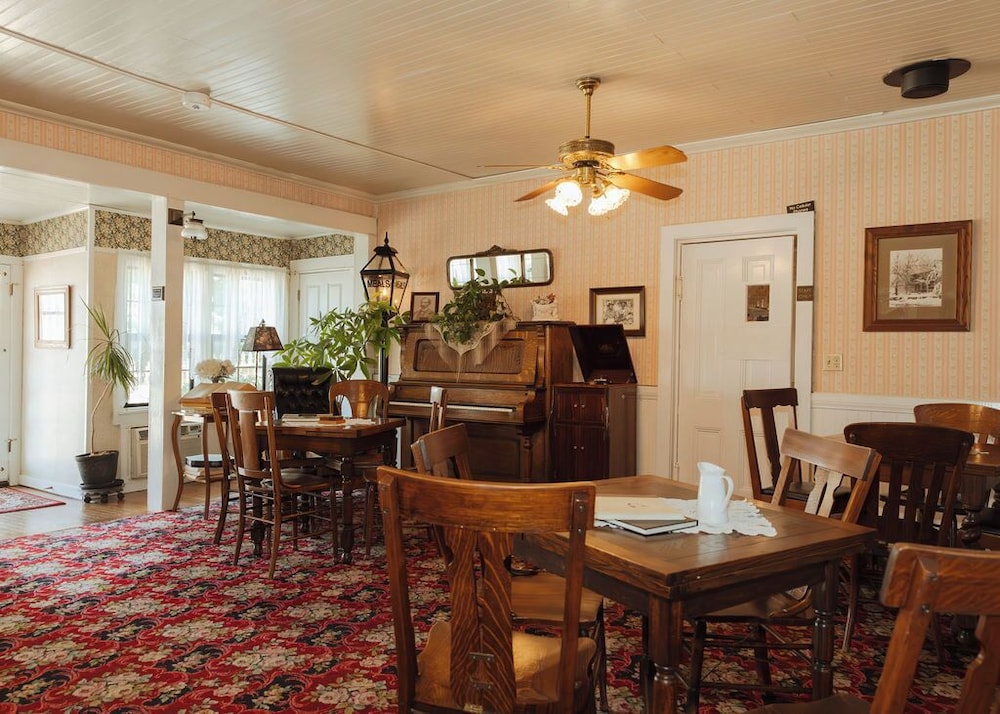 Julian Gold Rush Hotel - photo 28