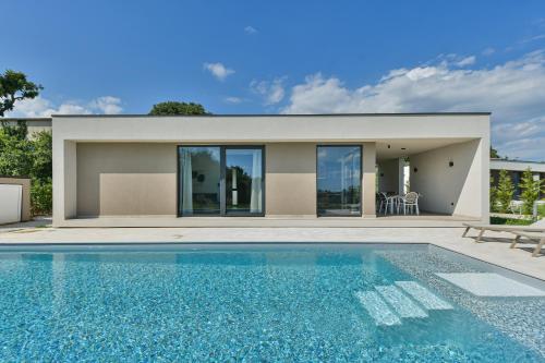 Villa Rota Bella — 4-Star Luxury Hotel in Sveti Lovrec Pazenaticki, Croatia