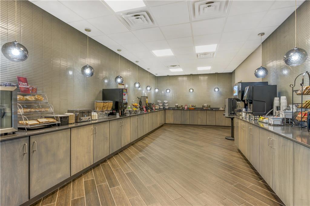 Best Western Plus Parkside Inn & Suites - photo 27