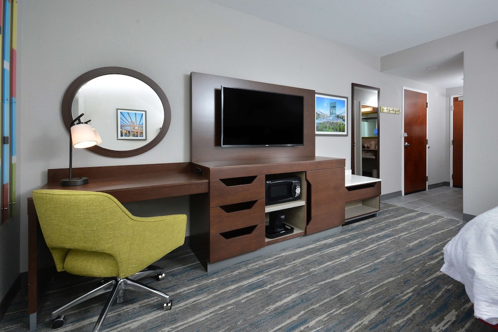Hampton Inn & Suites by HIlton Charlotte North I 485 - photo 23