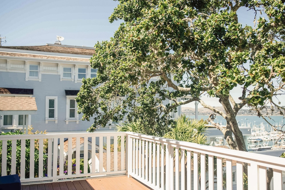Casa Madrona Hotel & Spa - photo 92