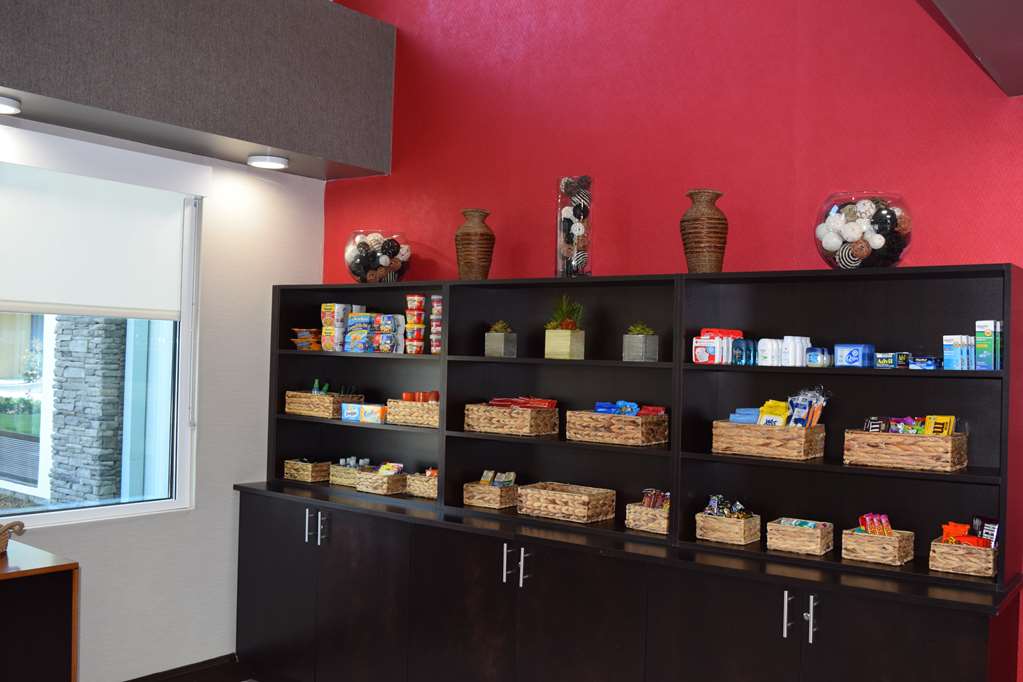 Best Western Plus Hardeeville Inn & Suites - photo 8