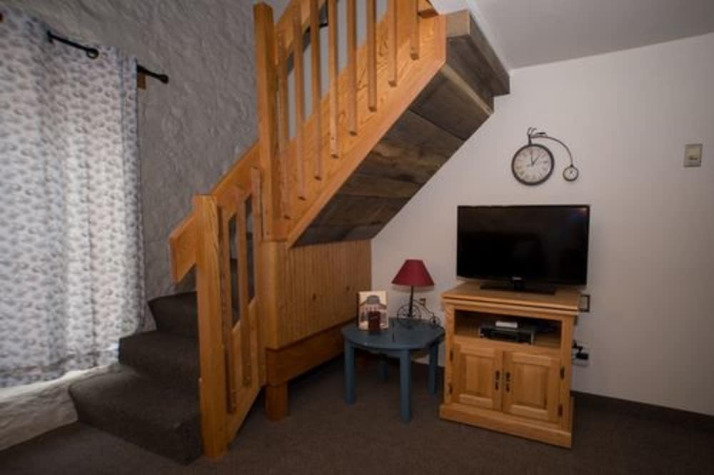 Stone Mill Hotel & Suites - photo 13