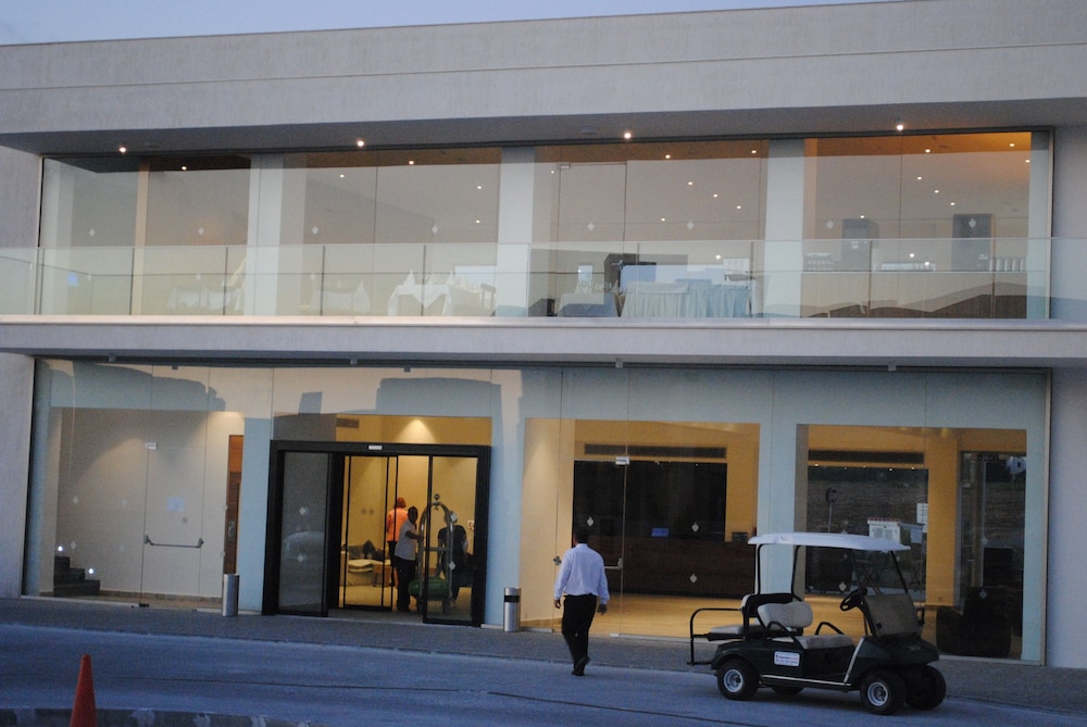 Amphora Hotel & Suites — Paphos — photo 4