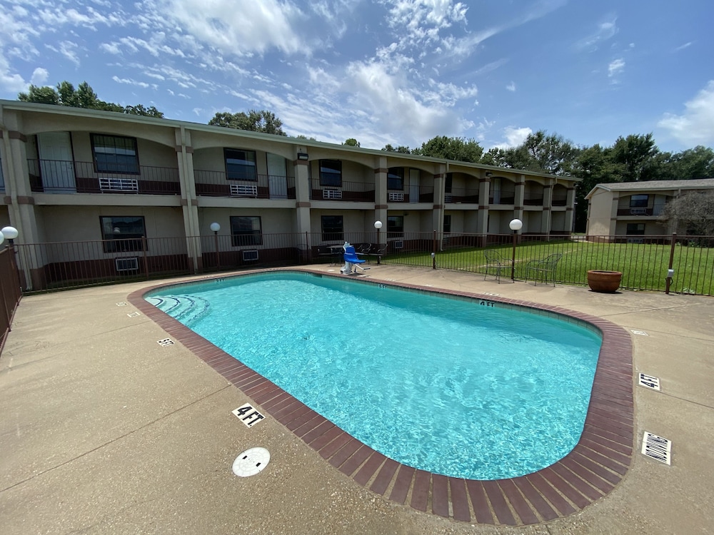 Apple Tree Inn Tyler Lindale - photo 17