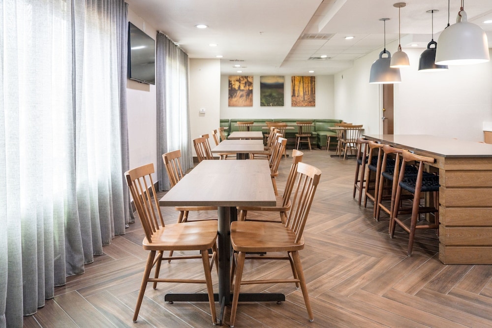 Fairfield Inn & Suites By Marriott Beaumont - photo 37
