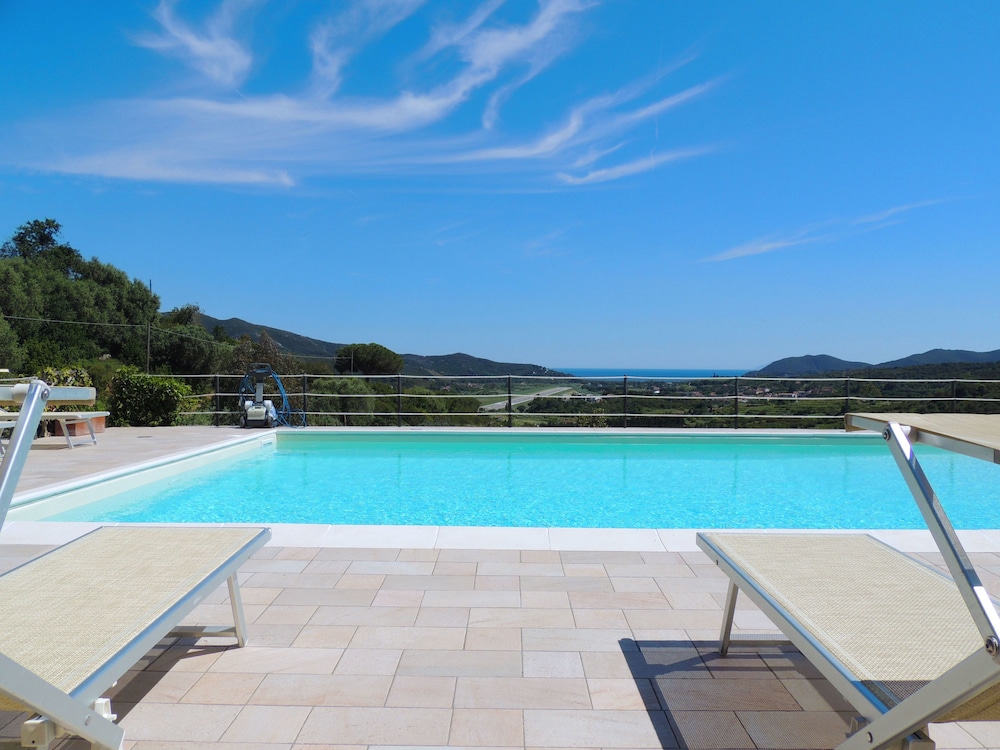 Residence Le Solane — 4-Star Luxury Hotel in Marina Di Campo, Italy