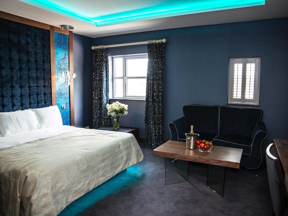 Riverside Park Hotel