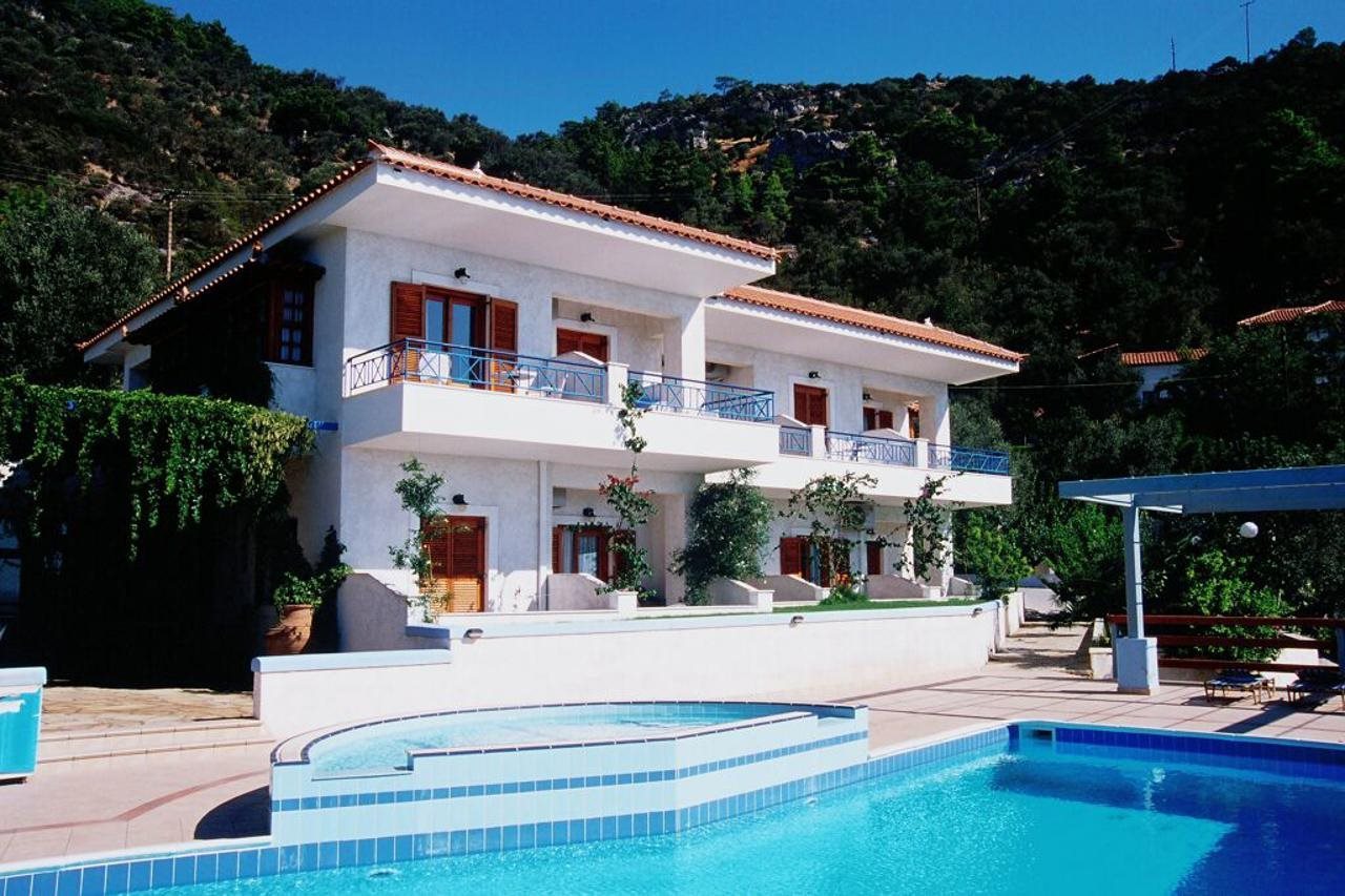 Golden Sand Hotel - carbon neutral hotel in Samos
