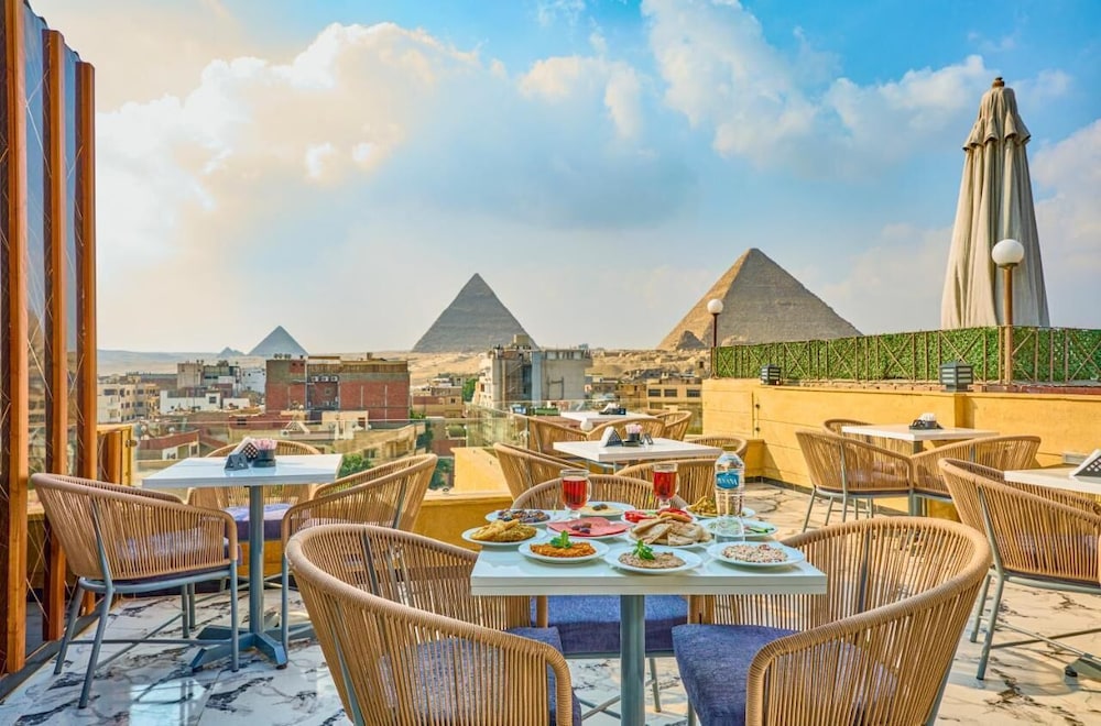 Cleopatra Tower Pyramids Hotel - last minute hotel in Giza