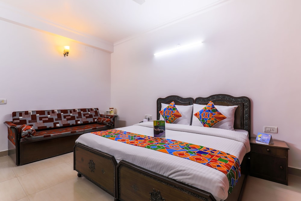 Via Hemkunt Mansion - carbon neutral hotel in Noida