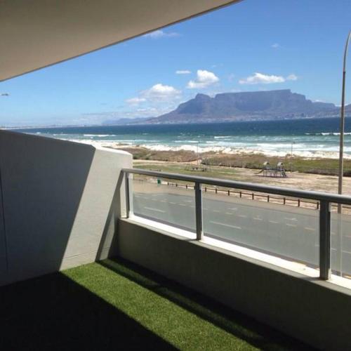 Beachfront Apartment at Seaspray in Blouberg — 4-Star Luxury Hotel in Cape Town, South Africa