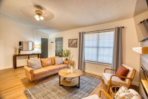 Southern Travel Charming 3 Bedroom — 4-Star Luxury Hotel in Moultrie, United States