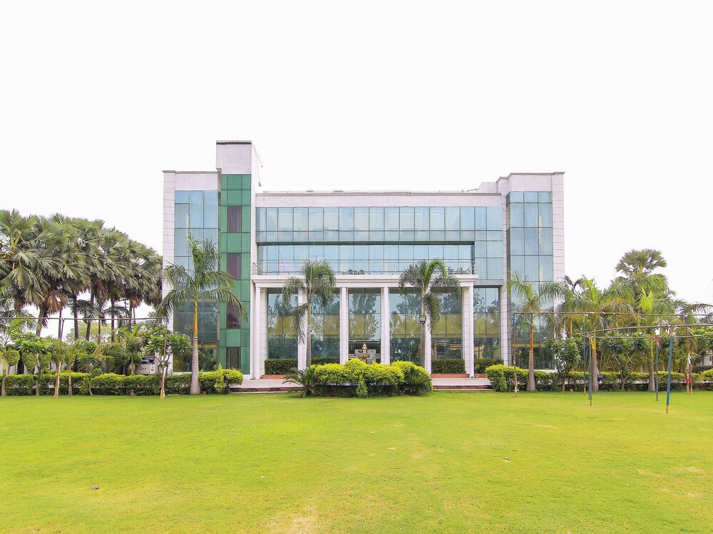 Oyo 16897 Hotel Shubham Continental — Gwalior