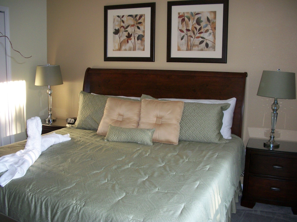 3BR 2.5BA Home in Emerald Island Resort by CV 8479 - photo 8