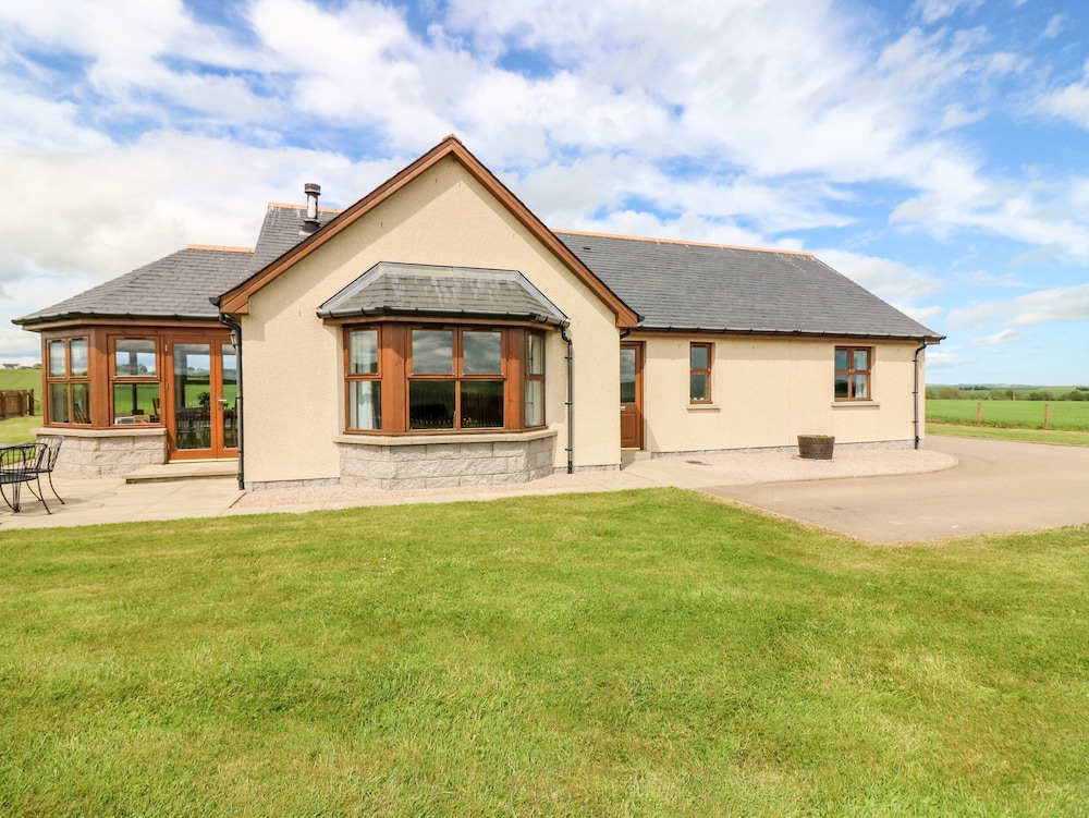 Kilnary Cottage — 4-Star Luxury Hotel in Ellon, United Kingdom