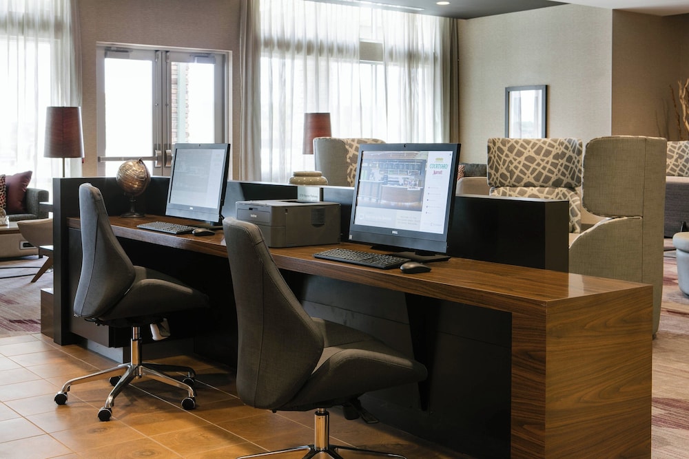 Courtyard by Marriott Omaha Bellevue Beardmore Event Center - photo 22