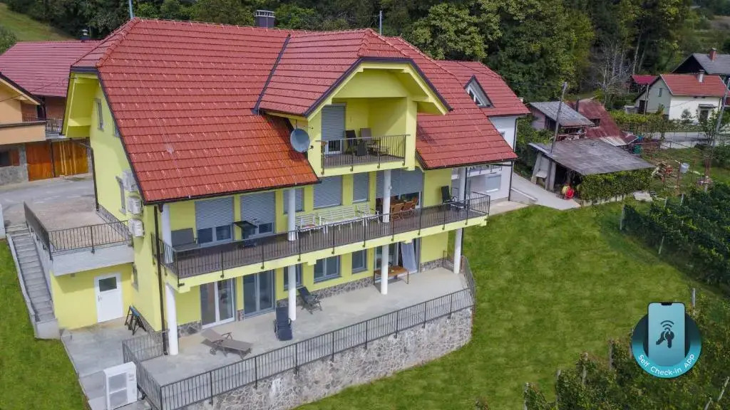 Yellow House Grabrovec — 4-Star Luxury Hotel in Metlika, Slovenia