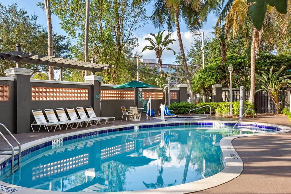 La Quinta Inn & Suites by Wyndham Ft. Lauderdale Plantation - photo 9