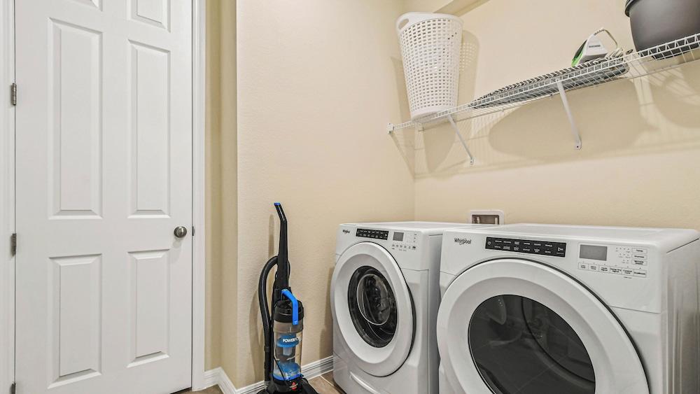 Family Friendly Oasis with Resort Amenities - photo 20