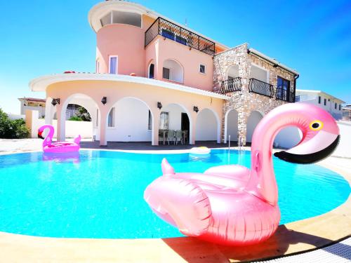 Red F33 Villa Özel Tasarımlı — 4-Star Luxury Hotel in Belek, Turkey