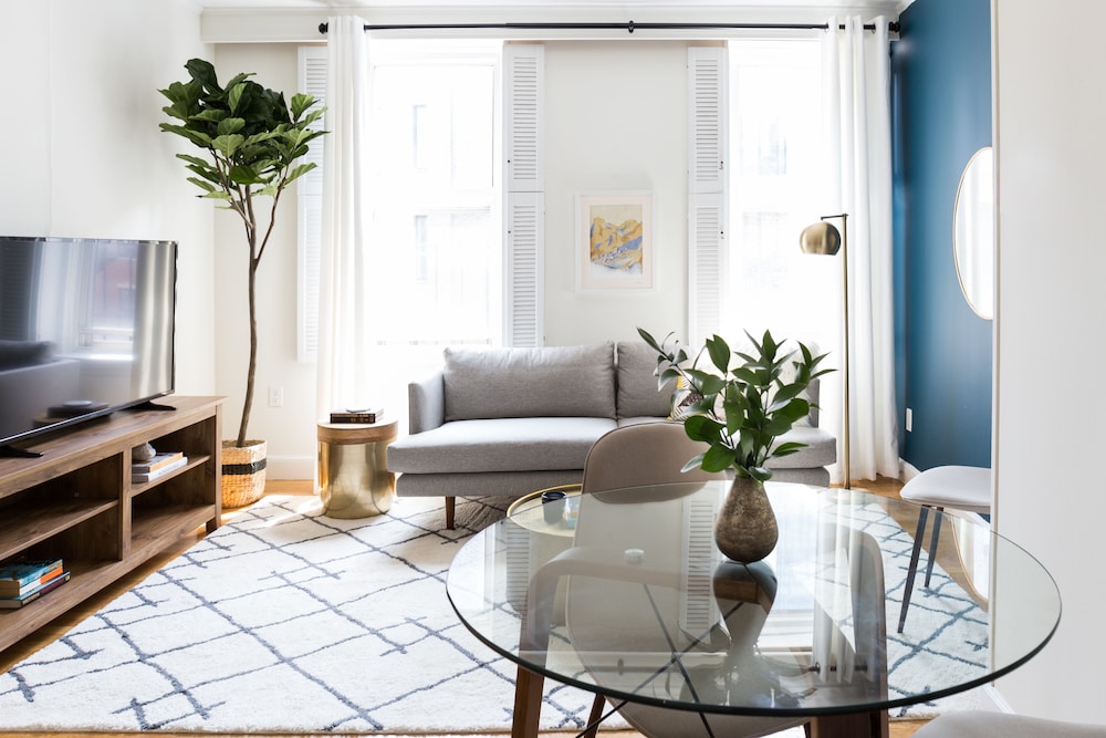 Classic 2BR in Back Bay by Sonder - photo 9
